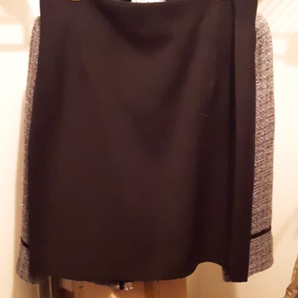 Womans suite - Picture 2 of 3